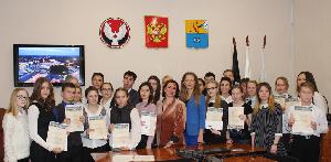 Награждение школьников стипендиями муниципального образования "Город Глазов"