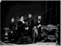 Семейная фотография Л.А. и А.И. Книппер. слева направо О.Л. Книппер, А.И. Книппер, К.Л. Книппер, Л.А. Книппер. Москва фотоателье 1876 г.