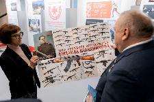 Выставка в Государственной думе России в честь 100-летия М.Т. Калашникова