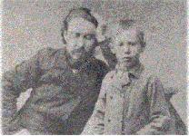 Г.Е. Верещагин с сыном Иваном. Фото 1893 г. Основание: Ф. Р-517. Оп.2 Д. 667