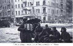 Советские солдаты в городе Годонин. Чехословакия