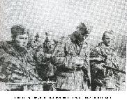 4 июня 1942 Советские разведчики ведут немецкого солдата