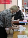 Директор школы искусств Глазовчанка отдала свой голос на избирательном участке